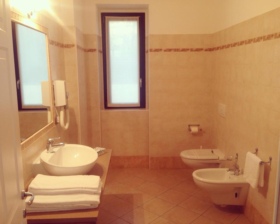 Hotel Langa In Cortemilia Kültér fotó