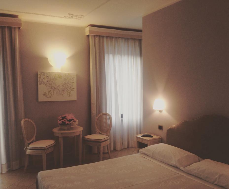 Hotel Langa In Cortemilia Kültér fotó