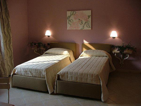 Hotel Langa In Cortemilia Kültér fotó
